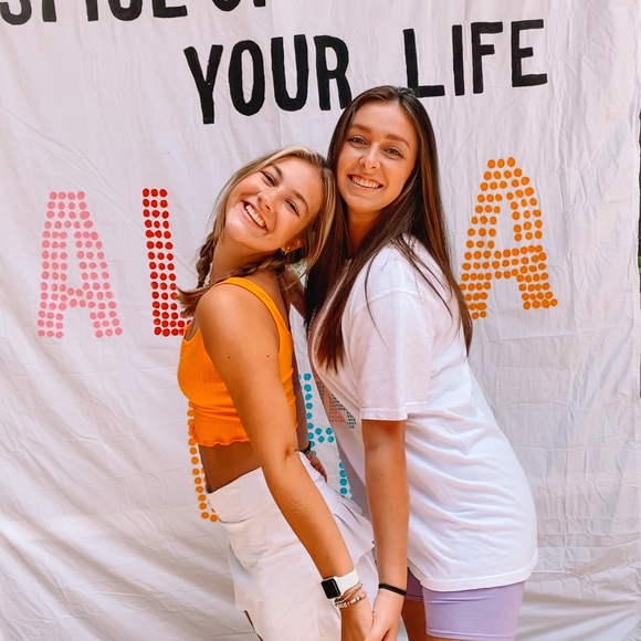 Meet your Posher, Reyna - Picture 1 of 1